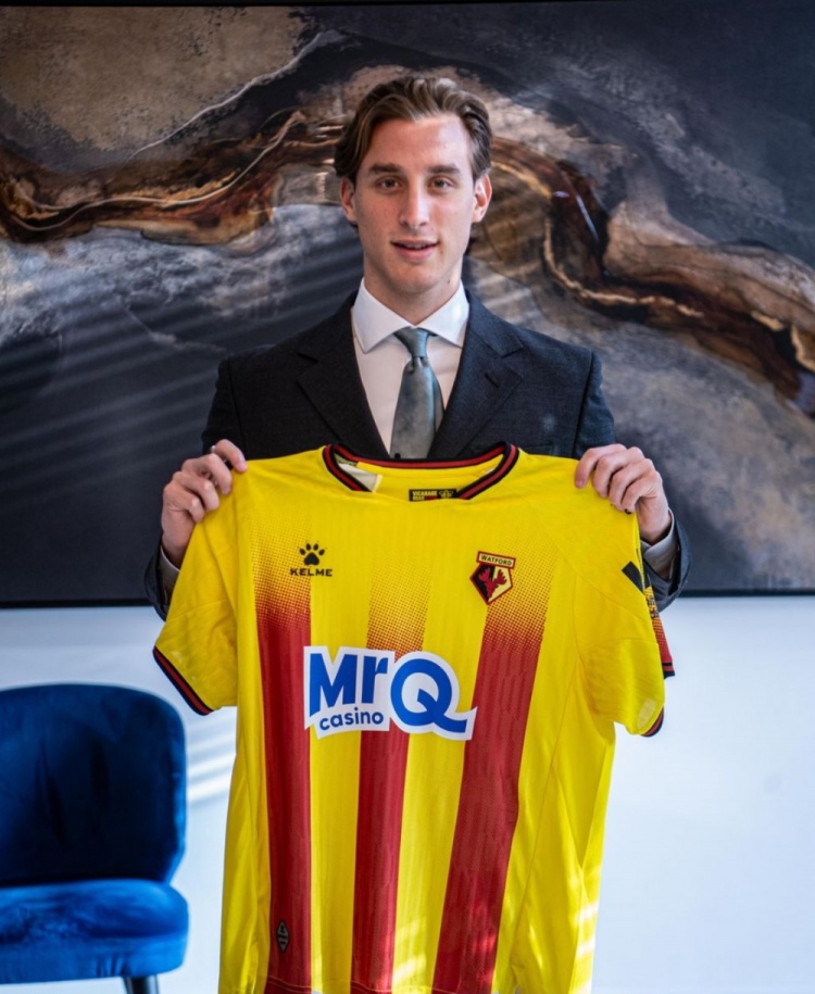 好博体育官网-沃特福德官方：23岁意大利中场博维加盟，球员此前植入心脏除颤器